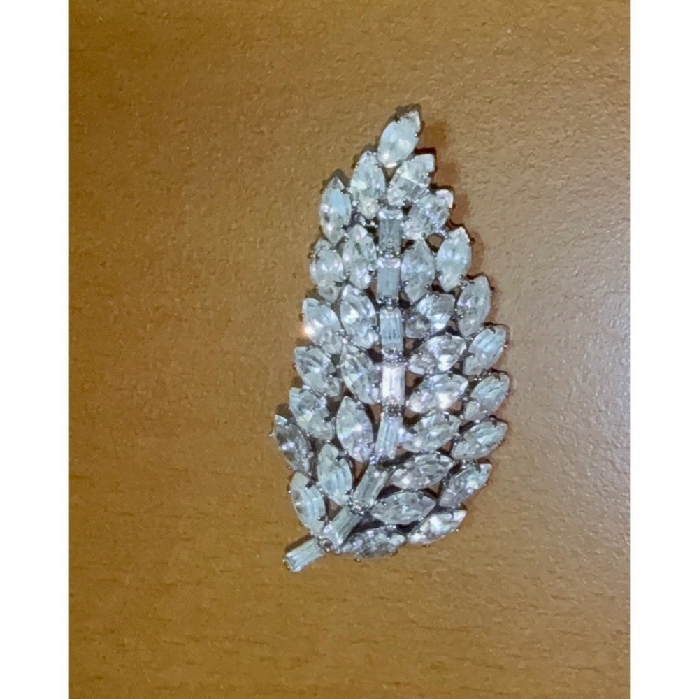 Vintage Silver Tone Clear Rhinestone Leaf Brooch Marquise Baguette Crystal Pin